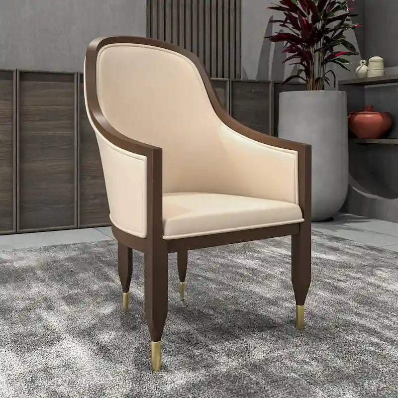 Chaise de salle à manger en cuir avec accoudoirs et cadre en bois d'hévéa série Belle par